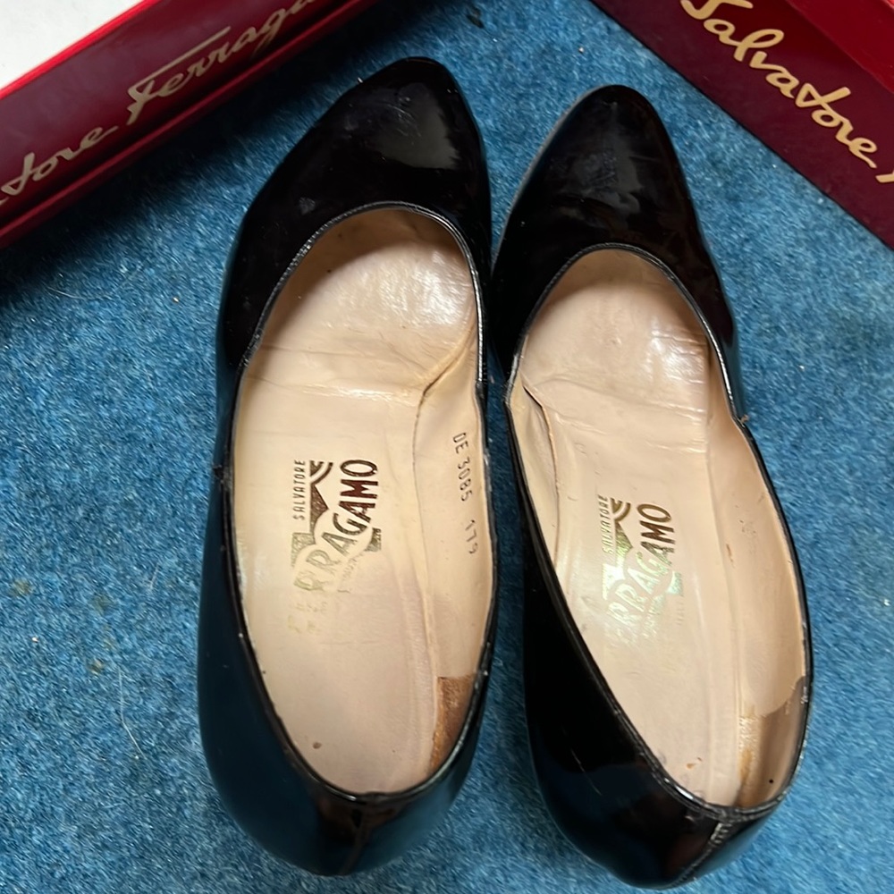 Woman size 7 1/2 black shoes